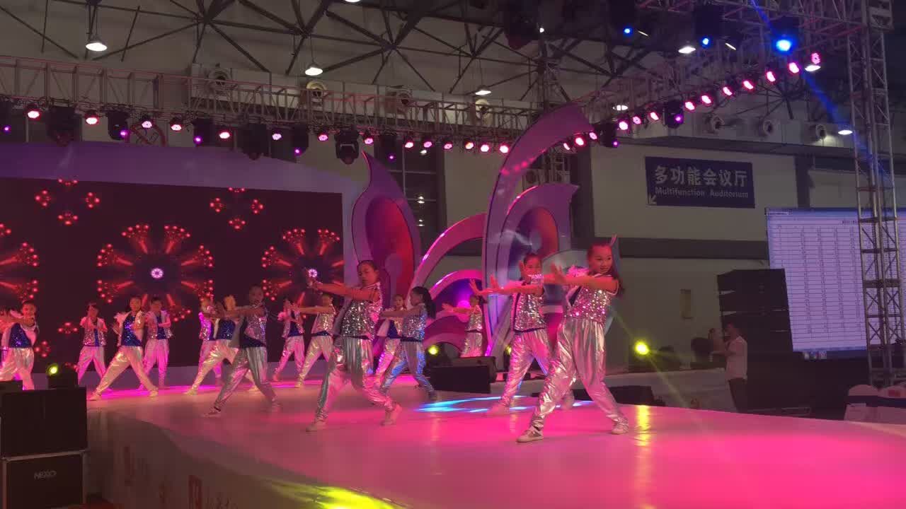 &#72;&#74;&#67;&#40644;&#37329;&#22478;